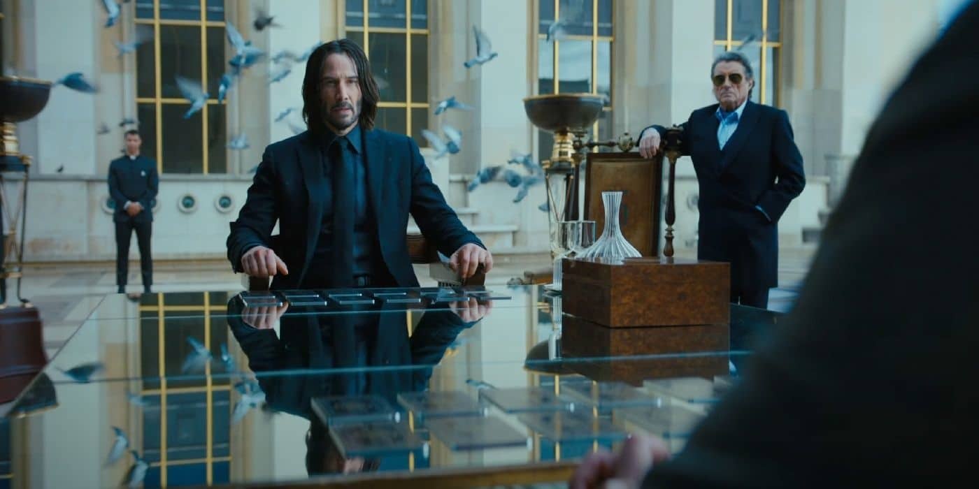 John Wick teve que enfrentar a alta cúpula ao longo dos seus filmes já lançados