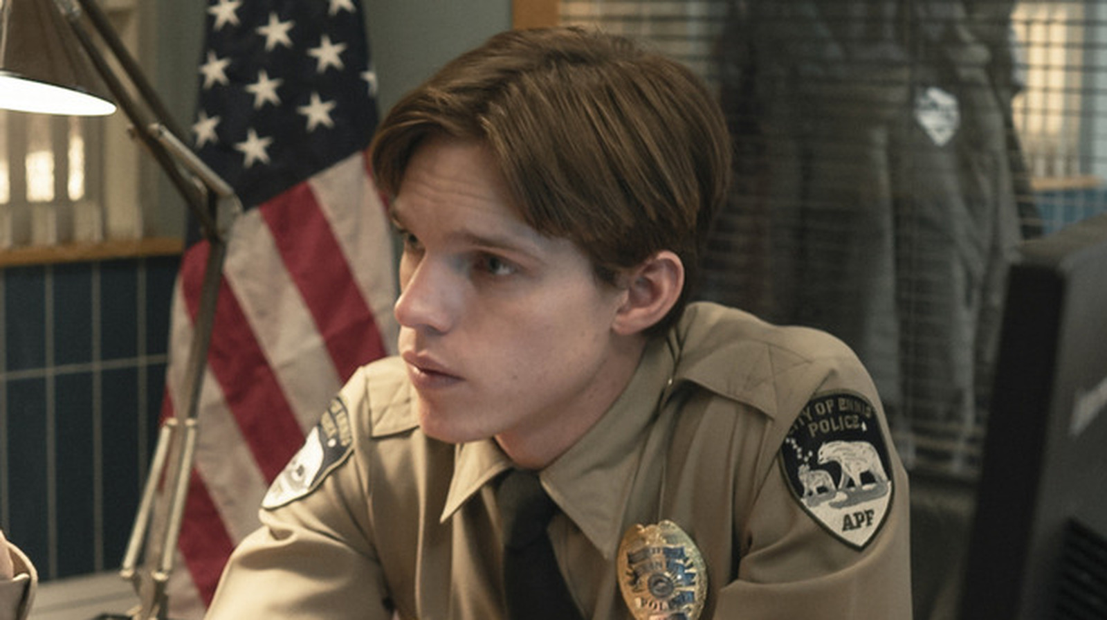 Finn Bennett como Peter Prior em True Detective: Terra Noturna