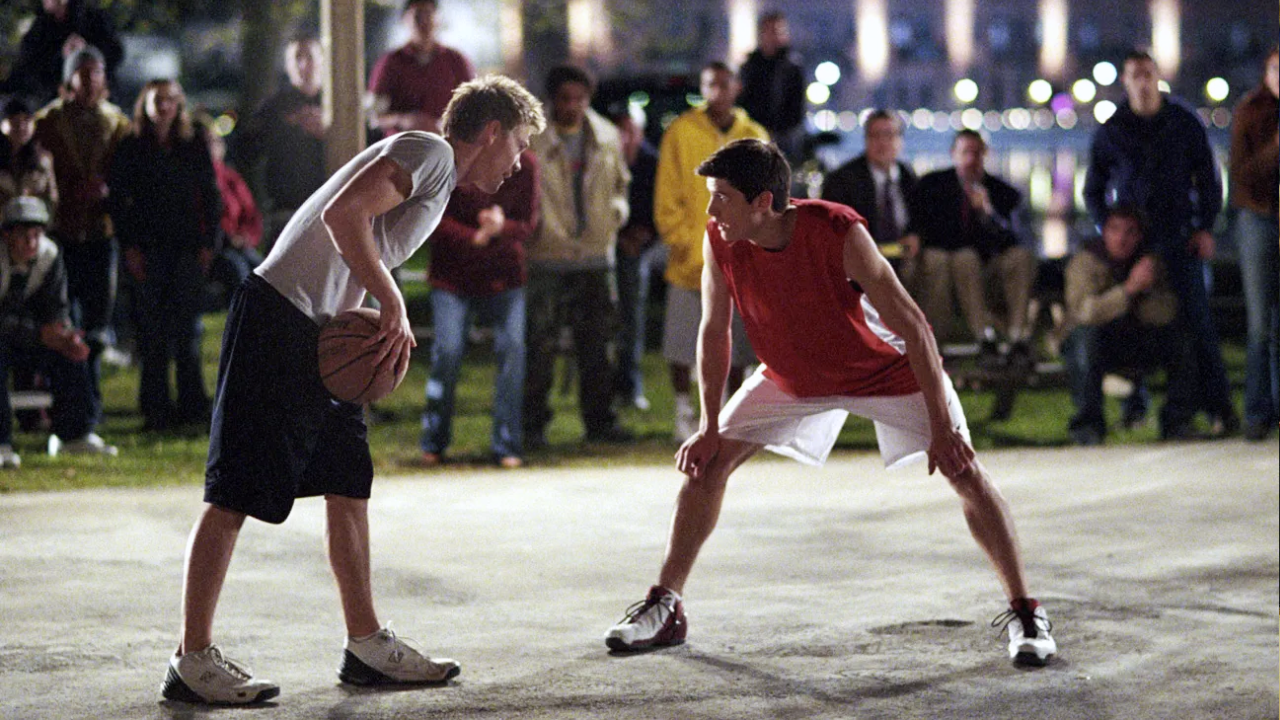 Imagem dos personagens Lucas e Nathan em One Tree Hill